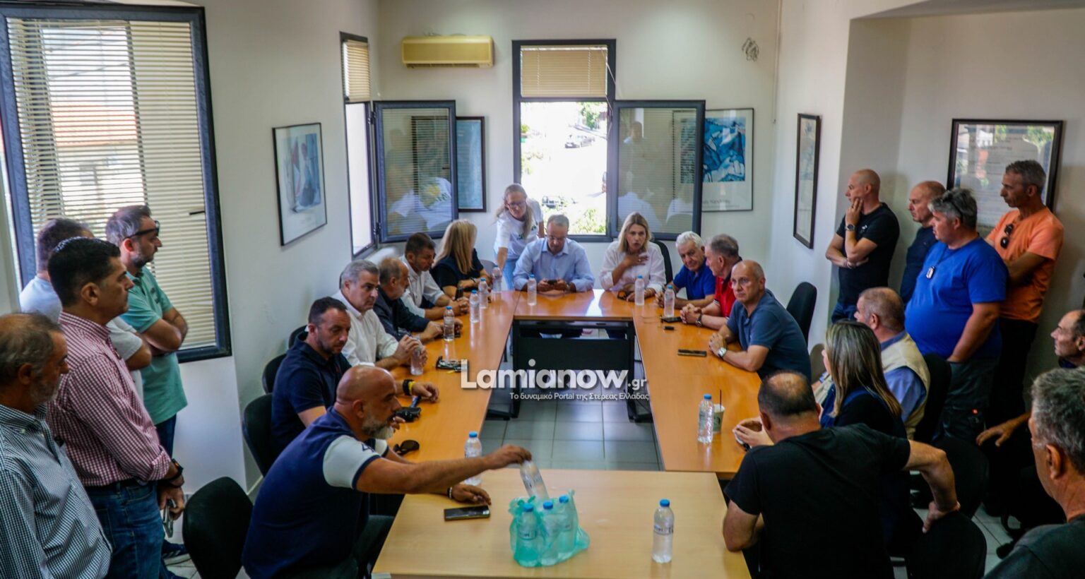Σύσκεψη στο κοινοτικό κατάστημα Λιανοκλαδίου για τις ζημιές στις καλλιέργειες μετά τη χαλαζόπτωση