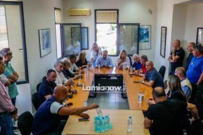Σύσκεψη στο κοινοτικό κατάστημα Λιανοκλαδίου για τις ζημιές στις καλλιέργειες μετά τη χαλαζόπτωση