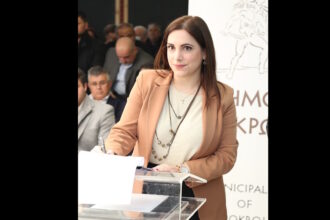Η Έλενα Κυριάκου και το νέο Προεδρείο του Δημοτικού Συμβουλίου Λοκρών στην ειδική συνεδρίαση στην Αταλάντη