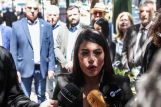 Η Αφροδίτη Λατινοπούλου σε τηλεοπτική εμφάνιση στο Action24