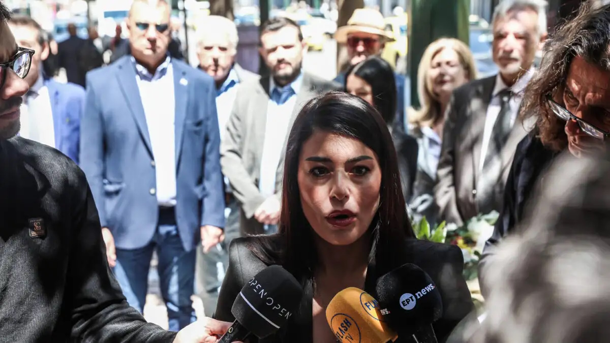 Η Αφροδίτη Λατινοπούλου σε τηλεοπτική εμφάνιση στο Action24