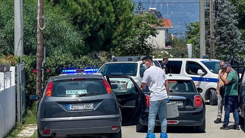 Κατοικία στον Λόγγο Αιγίου όπου εντοπίστηκαν νεκροί μητέρα και γιος