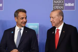 Ο Ταγίπ Ερντογάν μιλά στη συνέντευξη Τύπου μετά τη σύνοδο του ΝΑΤΟ