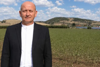 Ο Θανάσης Μόσχος μιλά για τις ζημιές από τη χαλαζόπτωση στις καλλιέργειες της Φθιώτιδας