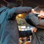 Ασθενοφόρο ή σκηνή περιστατικού στον Πλαταμώνα μετά τον τραυματισμό ανηλίκου