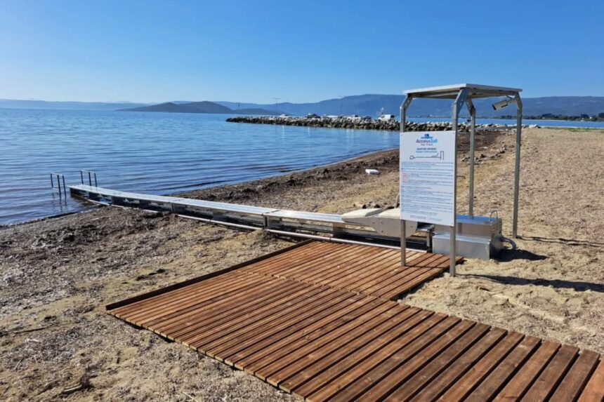 Παραλία στη Φθιώτιδα με υποδομές πρόσβασης για άτομα με αναπηρία
