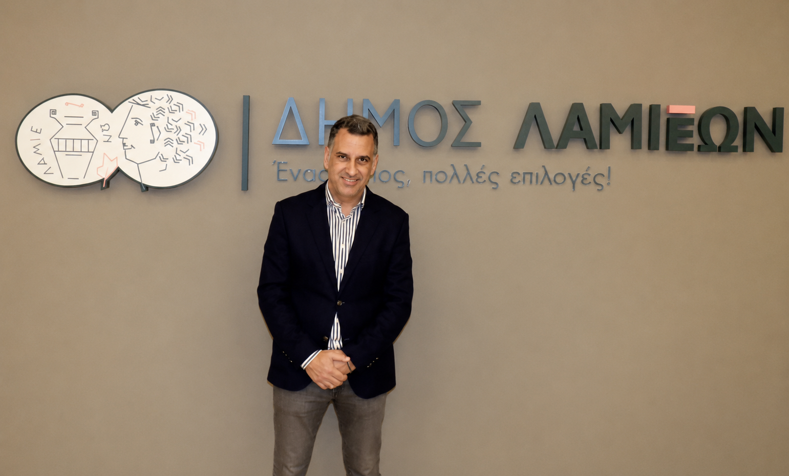 Ο Μάκης Πρέντζας μετά την επανεκλογή του ως πρόεδρος του Δημοτικού Συμβουλίου Λαμιέων