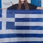Η 15χρονη Δανάη Τσελεμπή αναχωρεί για την Καλιφόρνια με την ελληνική σημαία