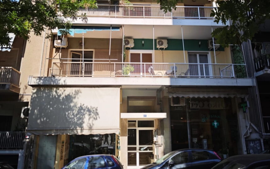 Πολυκατοικία στην οδό Αστυδάμαντος στο Παγκράτι όπου εντοπίστηκε άνδρας σε προχωρημένη σήψη