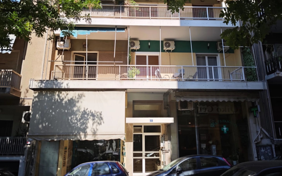Πολυκατοικία στην οδό Αστυδάμαντος στο Παγκράτι όπου εντοπίστηκε άνδρας σε προχωρημένη σήψη