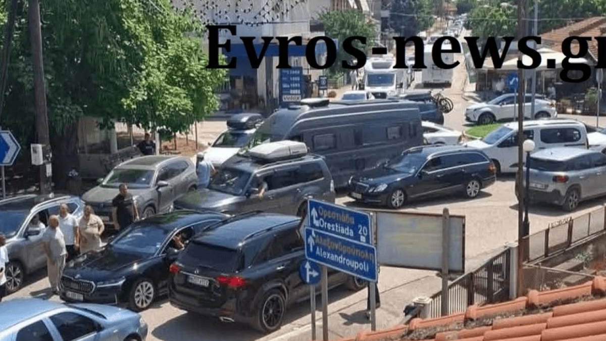Ουρές οχημάτων και αυξημένη κίνηση στο Τελωνείο Καστανεών