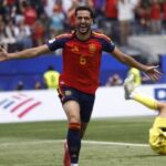 Ο Μίκελ Μερίνο πανηγυρίζει το νικητήριο γκολ της Ισπανίας κόντρα στο Βέλγιο